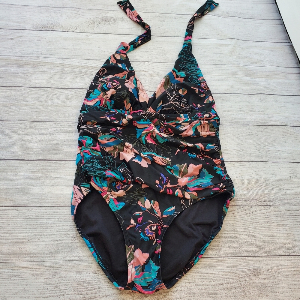 Time and Tru Women's one piece swimsuit. Size large.  Tropical print